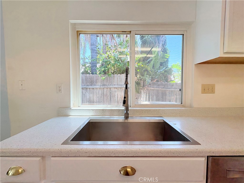 6597 Kinlock Avenue Property Photo 17