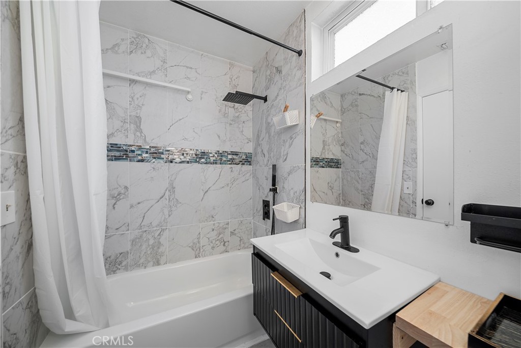 6597 Kinlock Avenue Property Photo 20