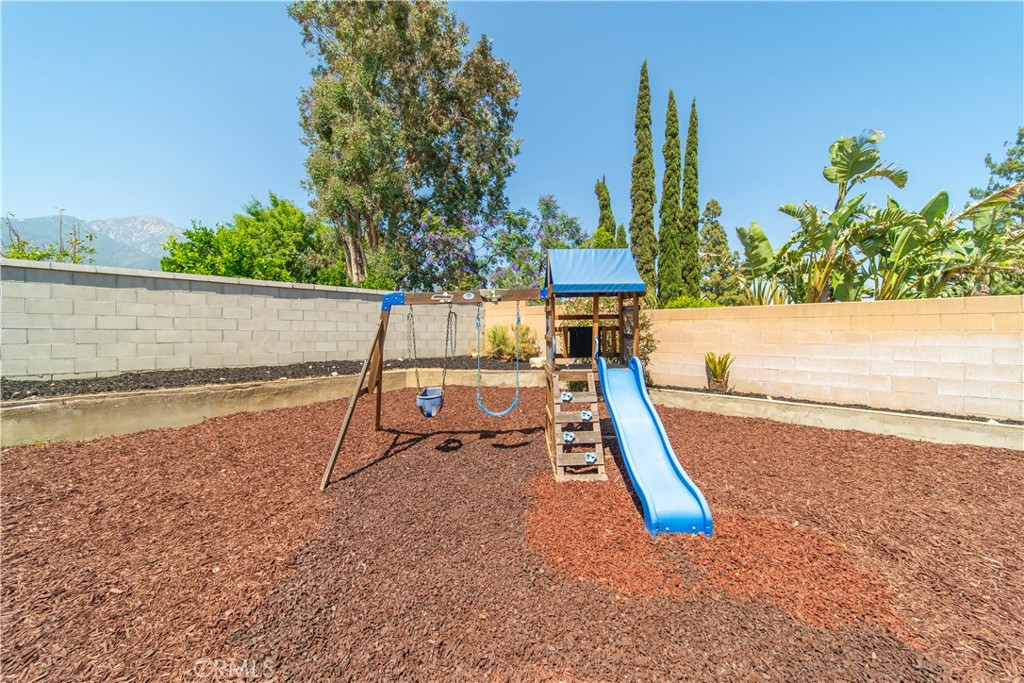 6597 Kinlock Avenue Property Photo 27