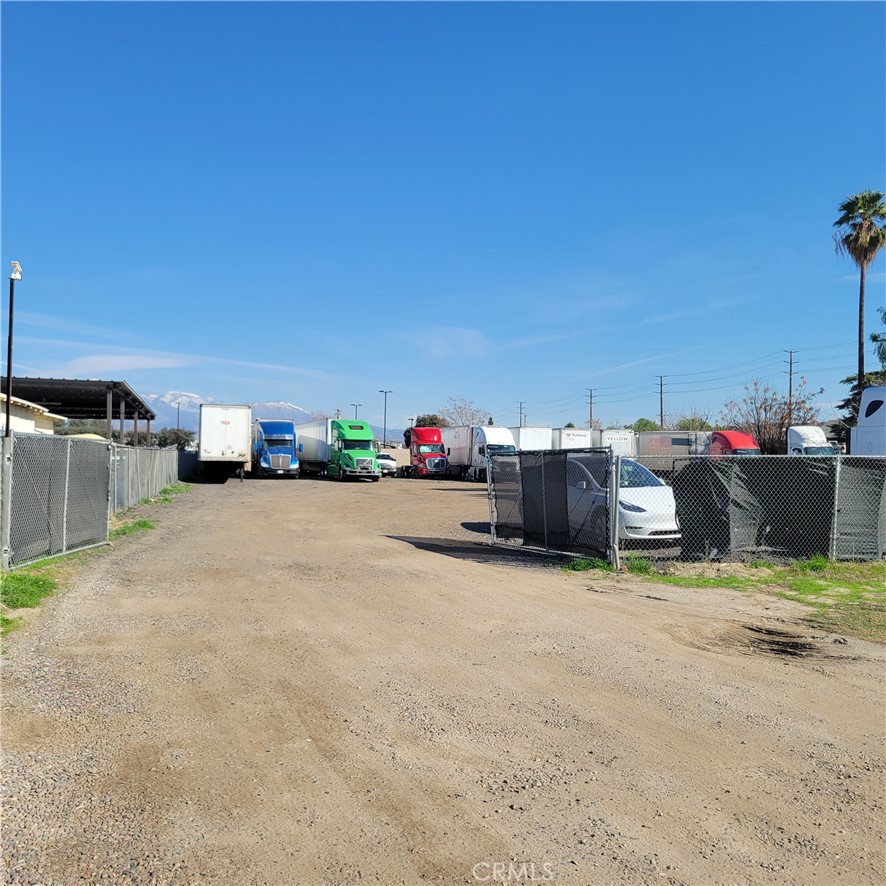 1245 S Washington Avenue Property Photo 4