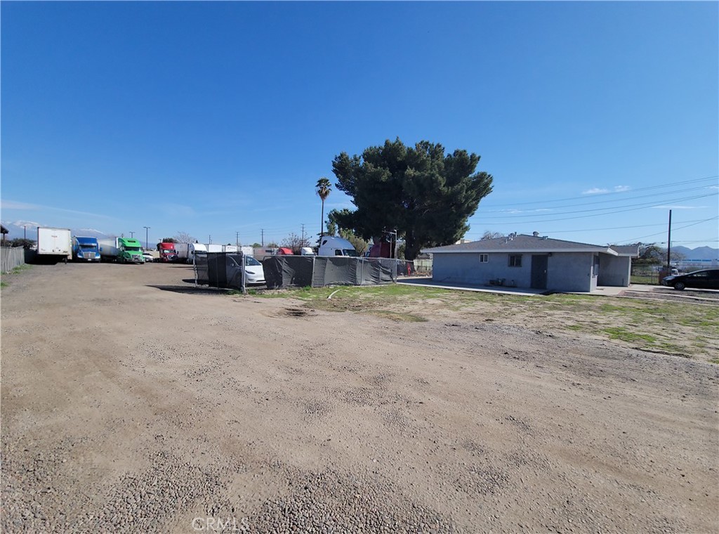 1245 S Washington Avenue Property Photo 6