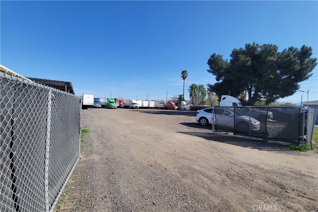 1245 S Washington Avenue Property Photo 7