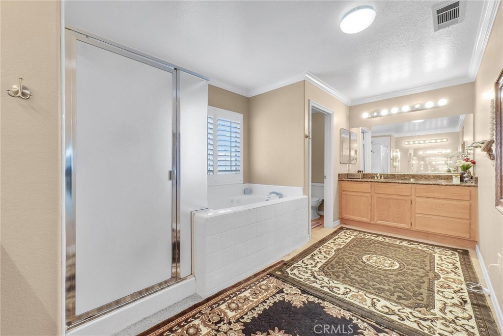 14037 Hollywood Ave Property Photo 31