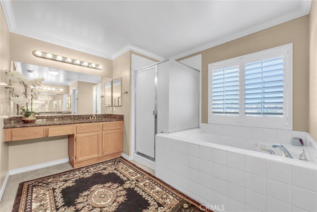 14037 Hollywood Ave Property Photo 32