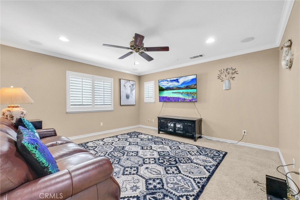 14037 Hollywood Ave Property Photo 33