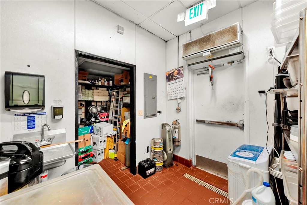 15435 Jeffrey Road 119 Property Photo 25