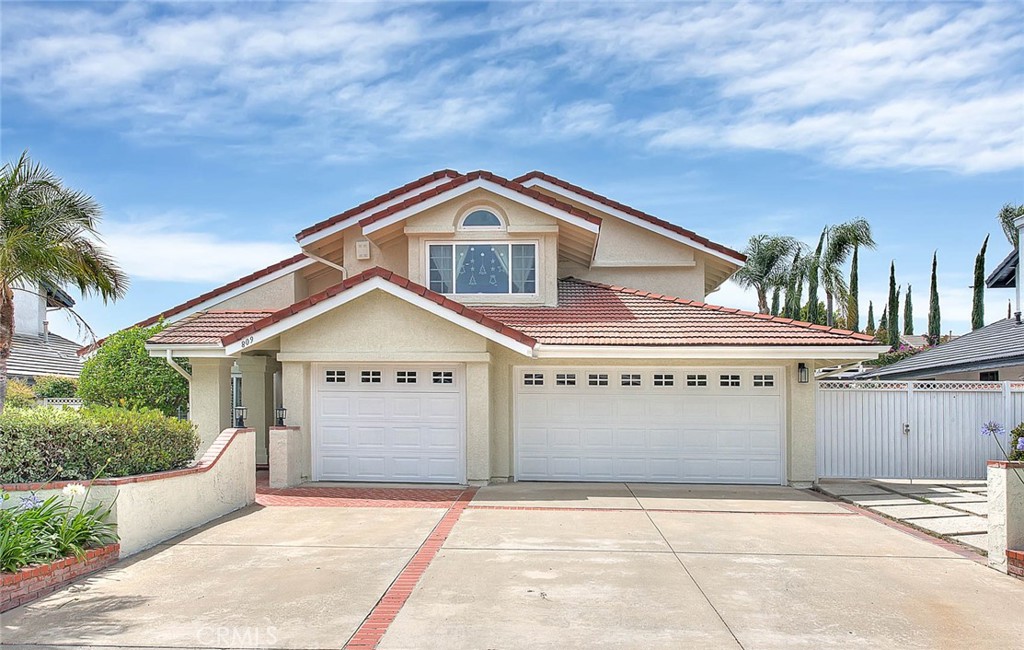 809 Crystal Water Lane Property Photo 1