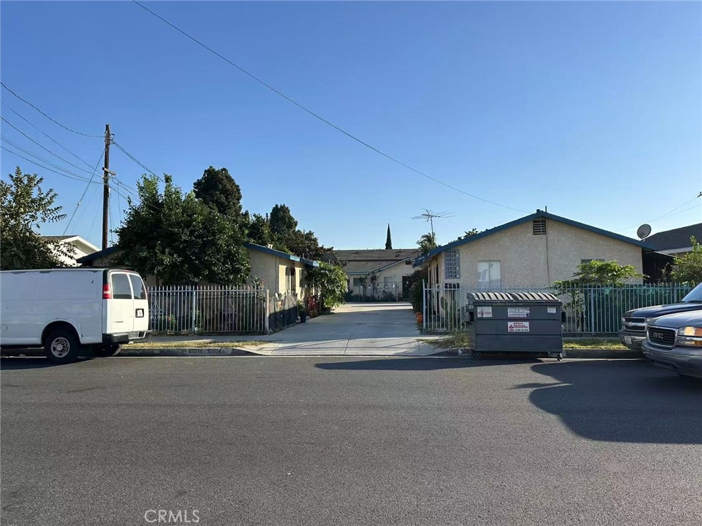 10808 Elliott Avenue Property Photo 1