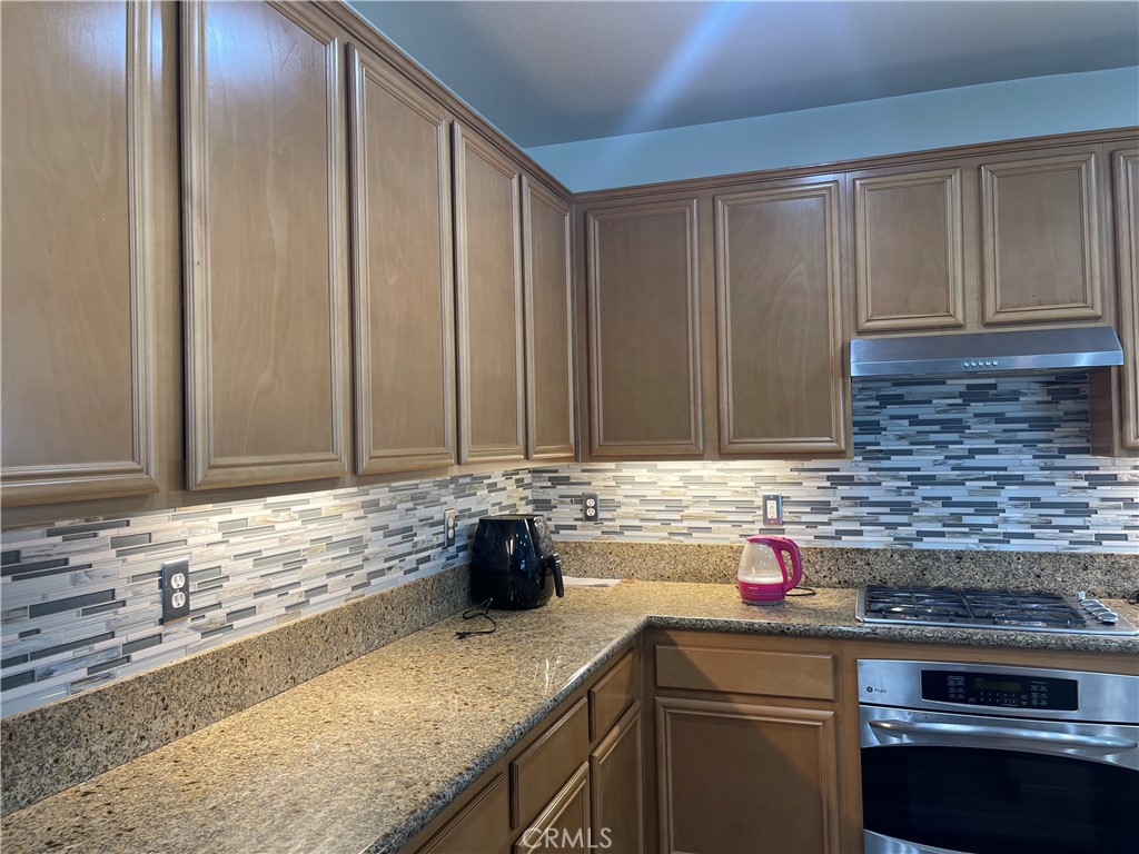 37075 Parkway Drive Property Photo 7