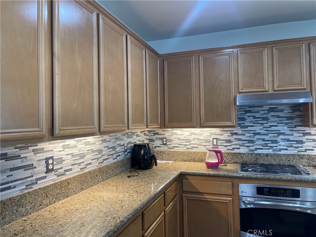 37075 Parkway Drive Property Photo 12