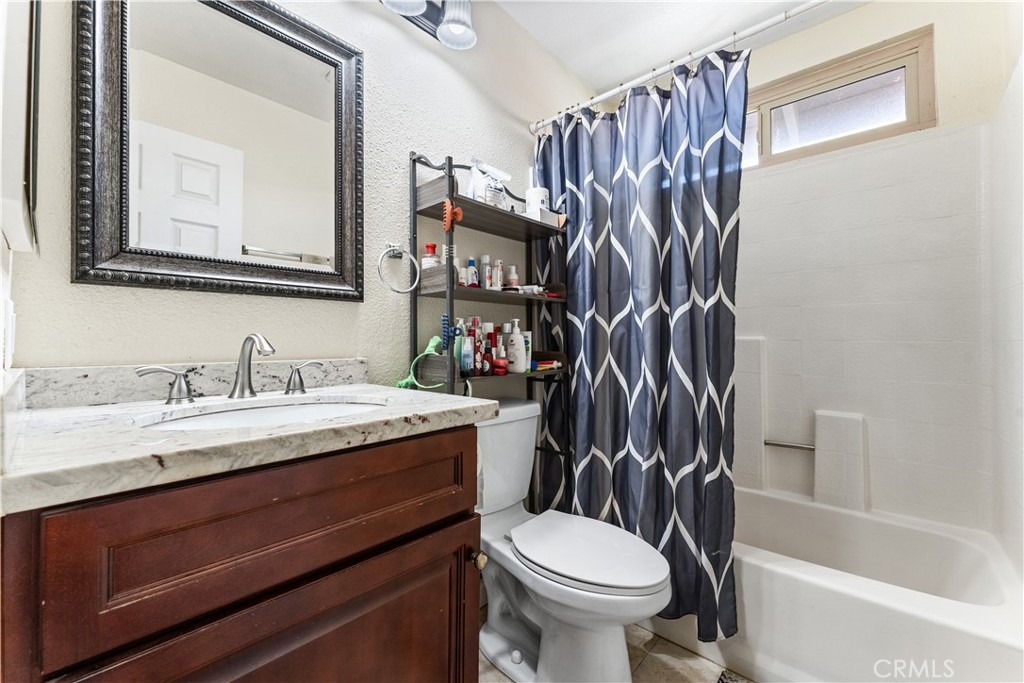 3372 Buckingham Road Property Photo 6