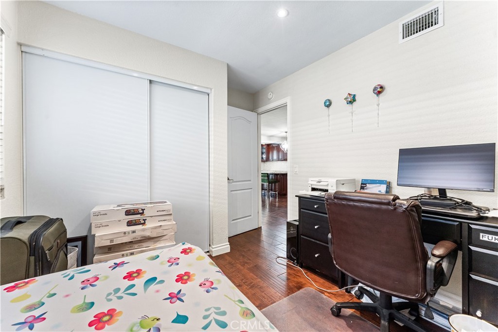3372 Buckingham Road Property Photo 14