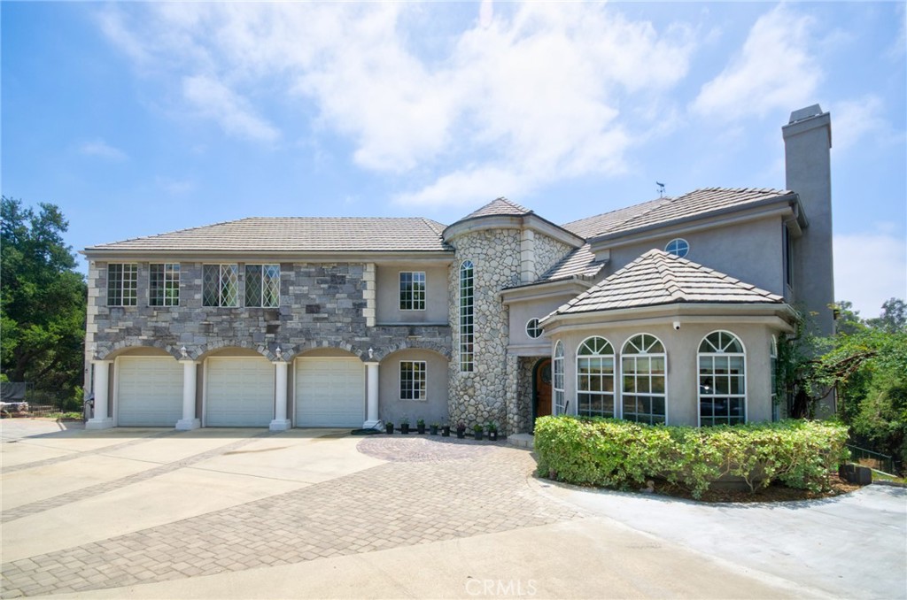 1089 Village Drive