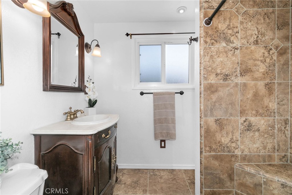 1157 N Fairvalley Avenue Property Photo 15
