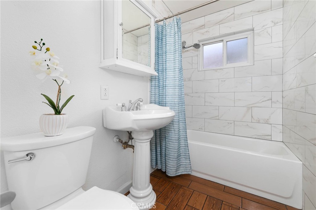 1157 N Fairvalley Avenue Property Photo 16