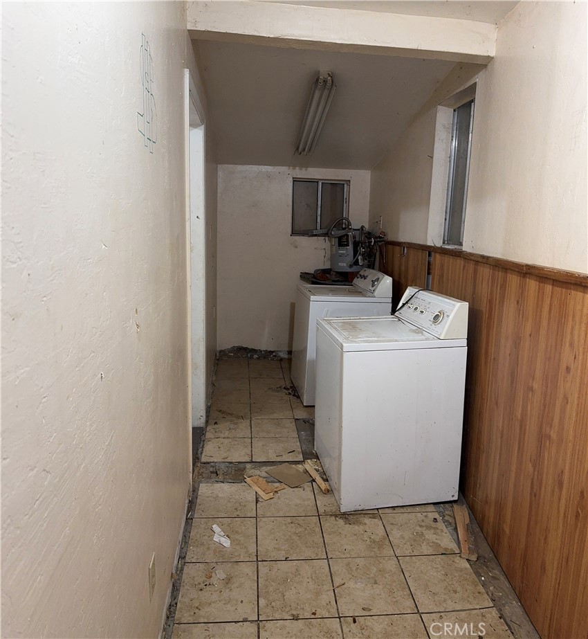 12441 Pine Street Property Photo 8