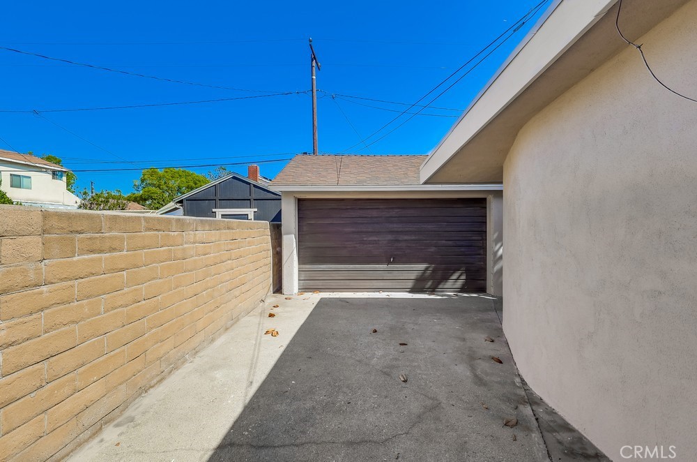 9234 Mills Avenue Property Photo 23