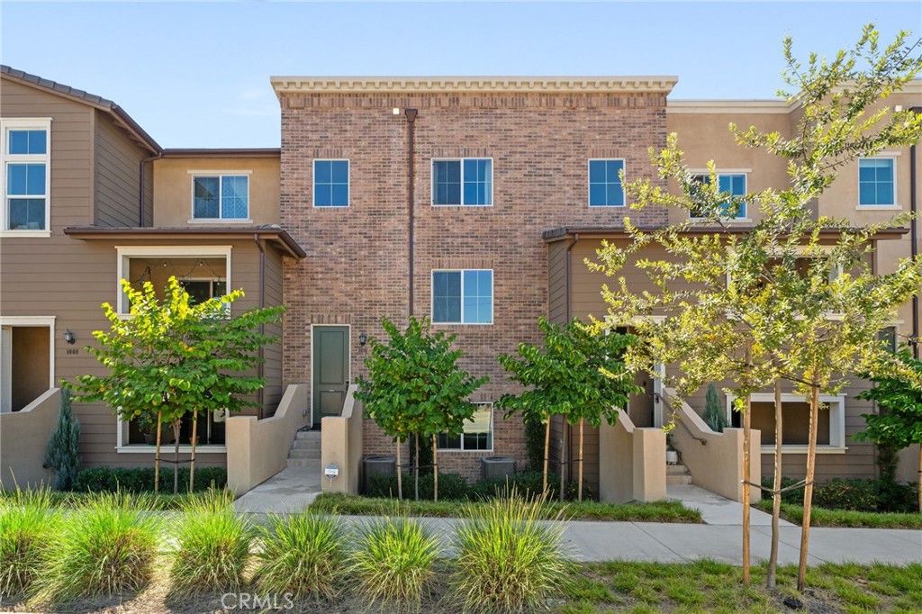 1016 W Baseline Road Property Photo 1