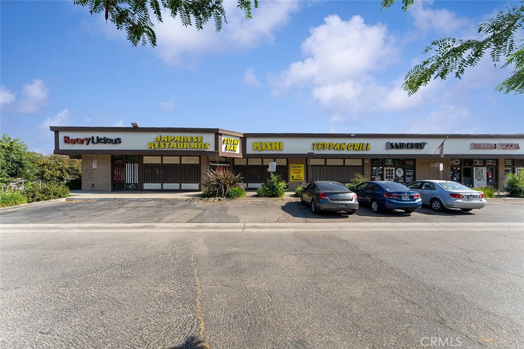 320 W Foothill Blvd Property Photo 1