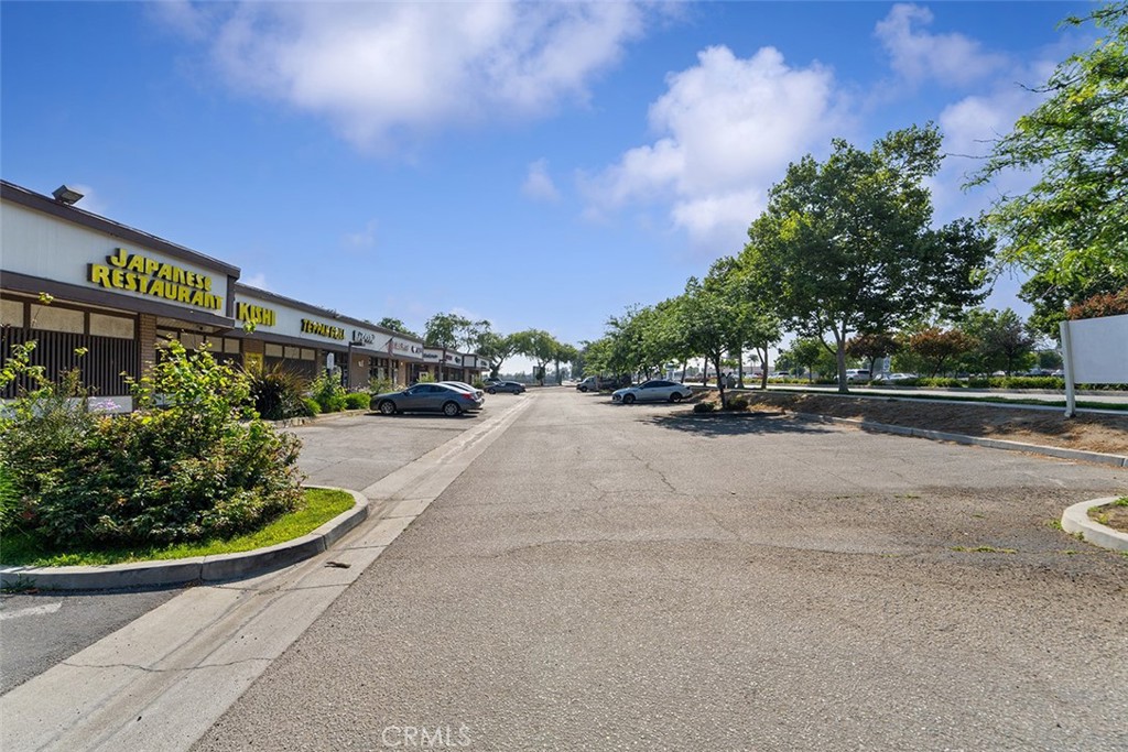 320 W Foothill Blvd Property Photo 2