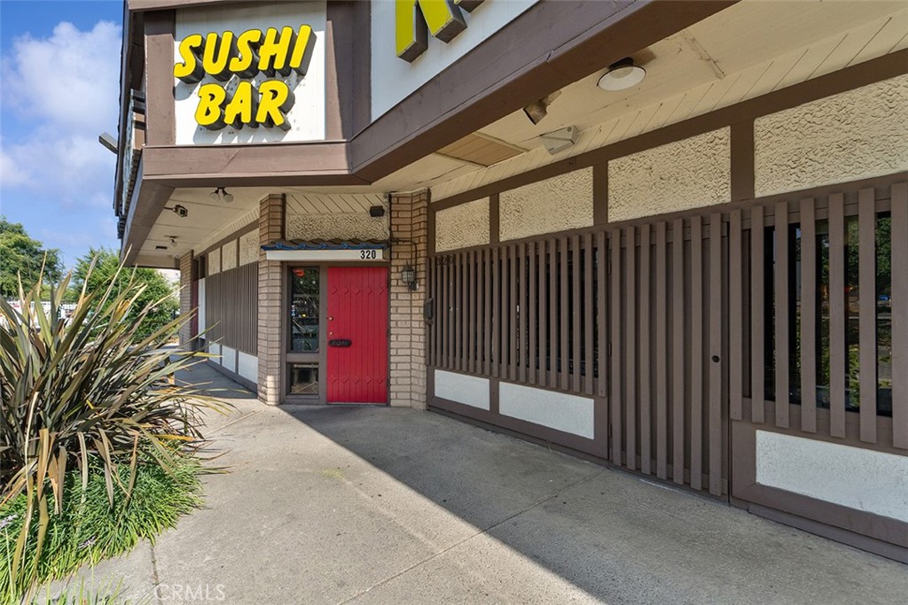 320 W Foothill Blvd Property Photo 4