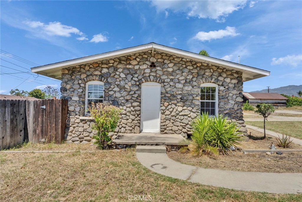 6910 Carnelian Street Property Photo 4