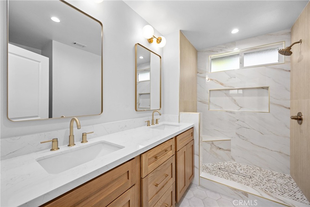 9211 Regency Way Property Photo 27