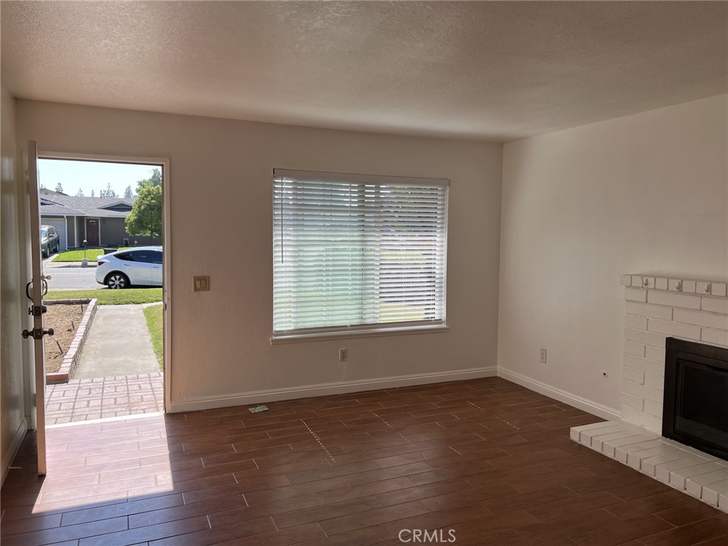 8580 Club House Drive Property Photo 4