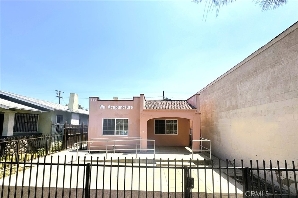 660 E Mission Boulevard Property Photo 1