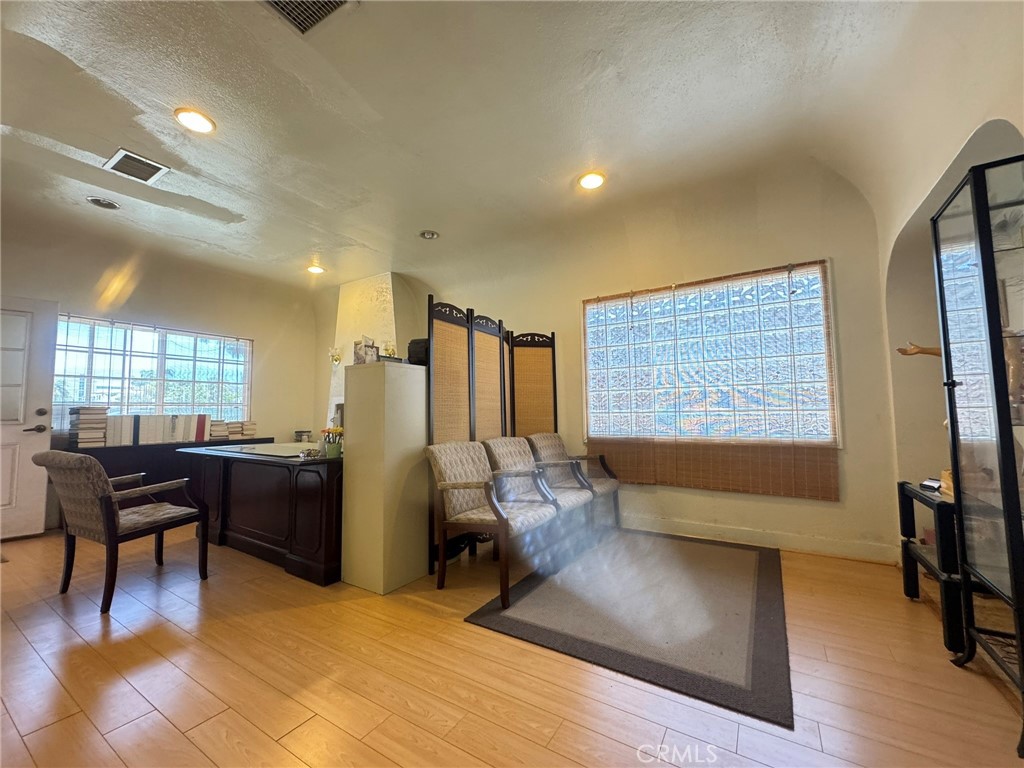 660 E Mission Boulevard Property Photo 5