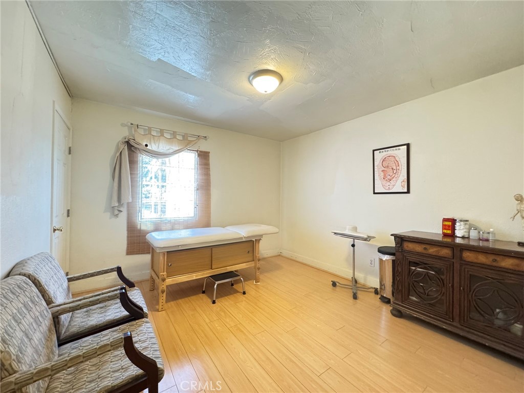 660 E Mission Boulevard Property Photo 6