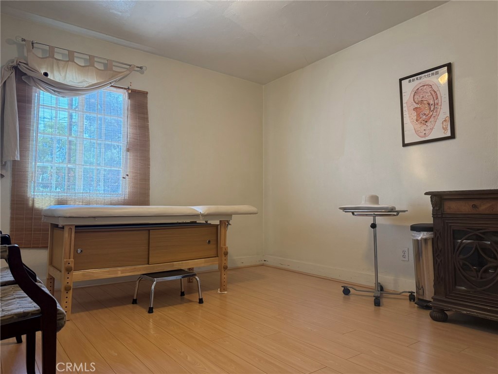 660 E Mission Boulevard Property Photo 7