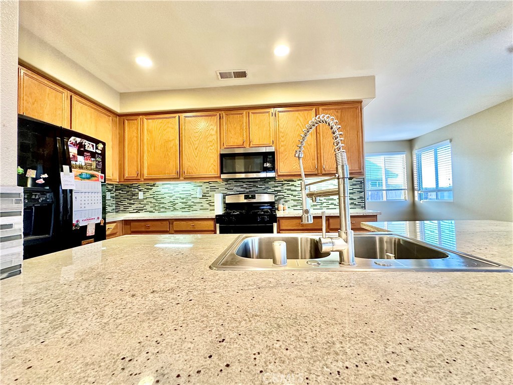 14773 Delicious Street Property Photo 8
