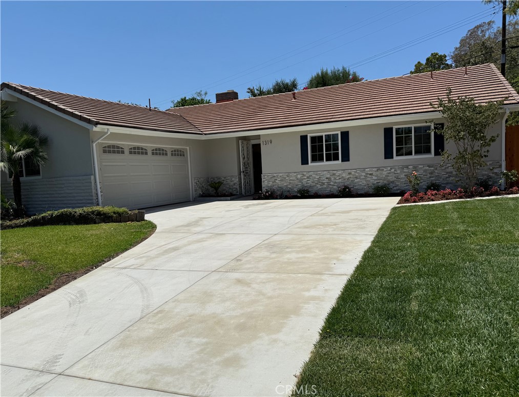1319 Riedel Avenue Property Photo 1