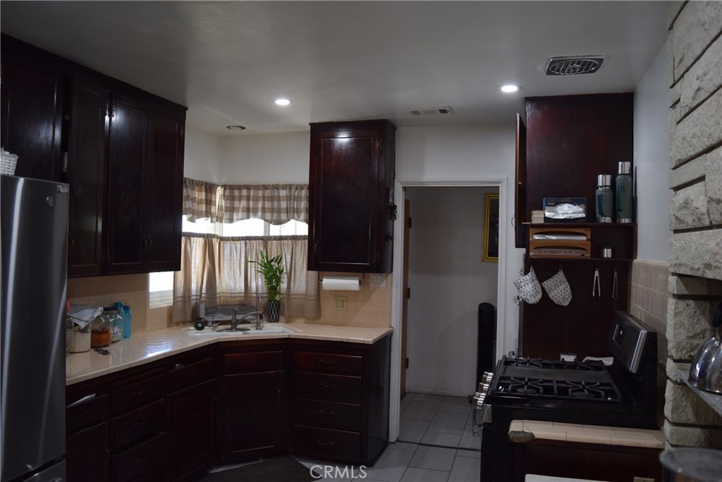 6718 Del Rosa Drive Property Photo 3