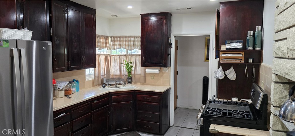 6718 Del Rosa Drive Property Photo 4