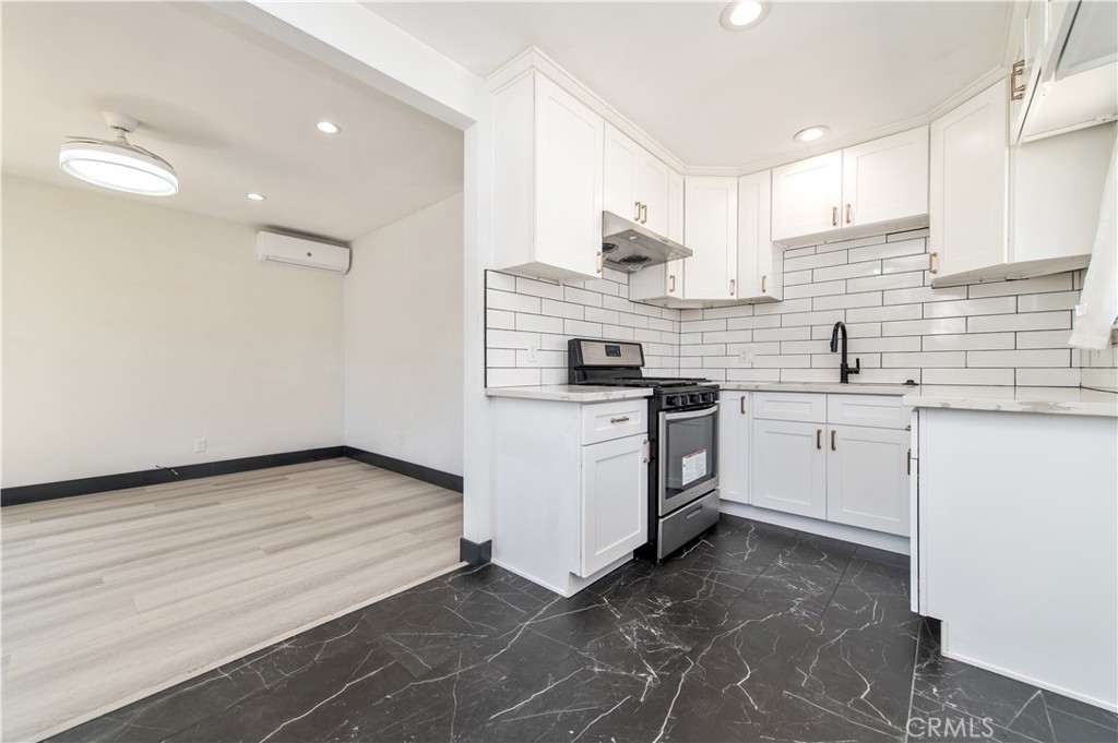 10123 Beach Street Property Photo 3
