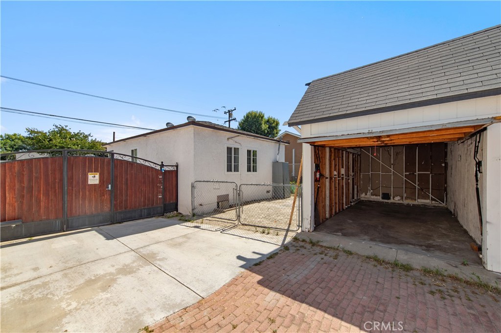 10123 Beach Street Property Photo 19