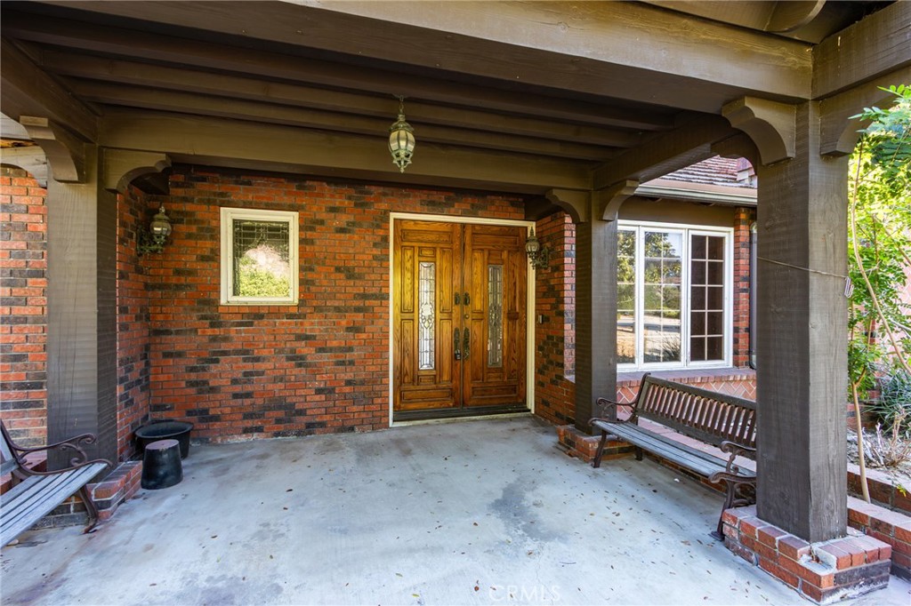 2945 Steeplechase Lane Property Photo 6