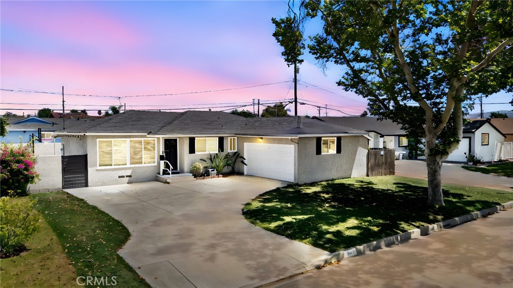 330 Glenshaw Drive Property Photo 1