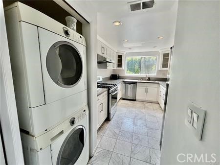 221 S Gale Drive 206 Property Photo 5
