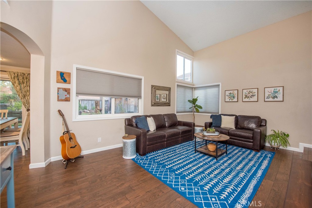 11025 Kenyon Way Property Photo 4