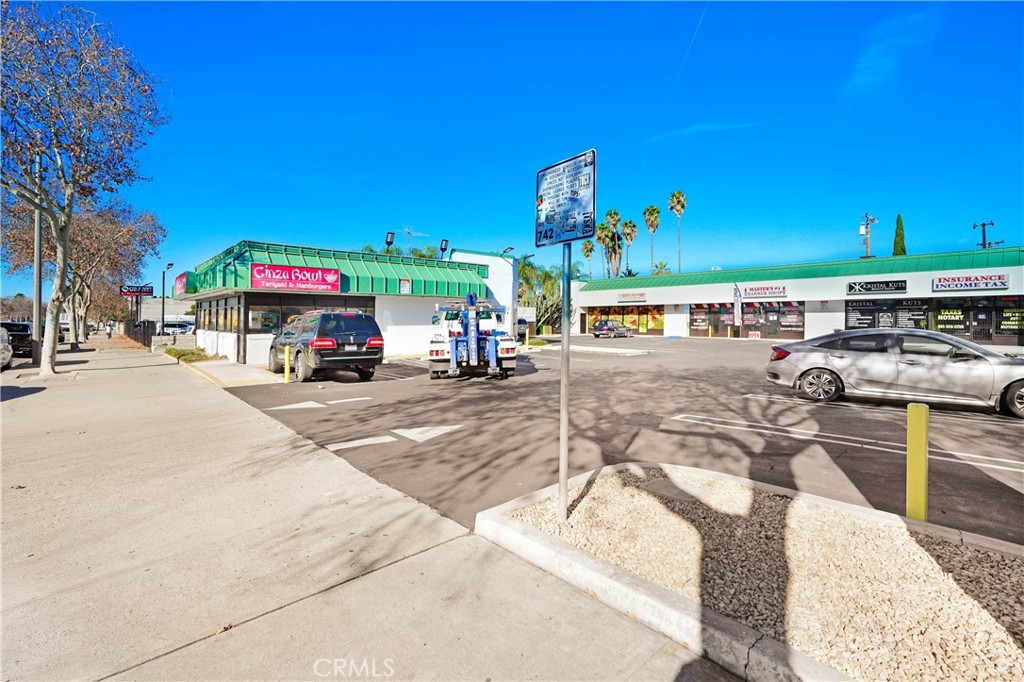 1483 W Holt Avenue Property Photo 1