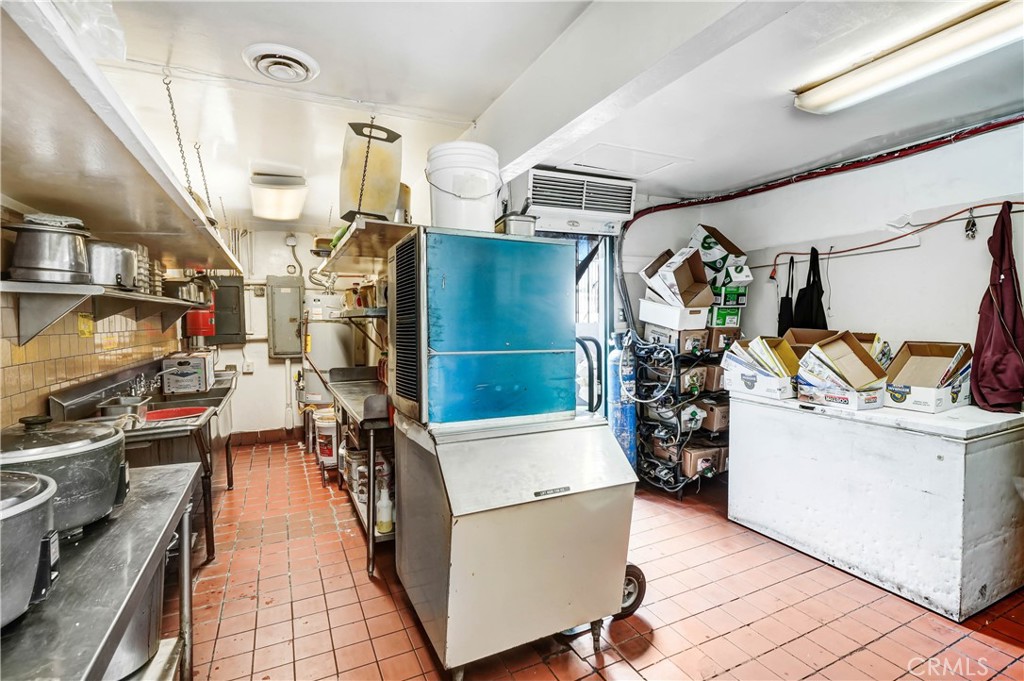1483 W Holt Avenue Property Photo 11