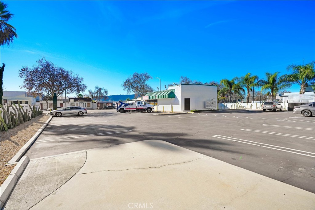 1483 W Holt Avenue Property Photo 18
