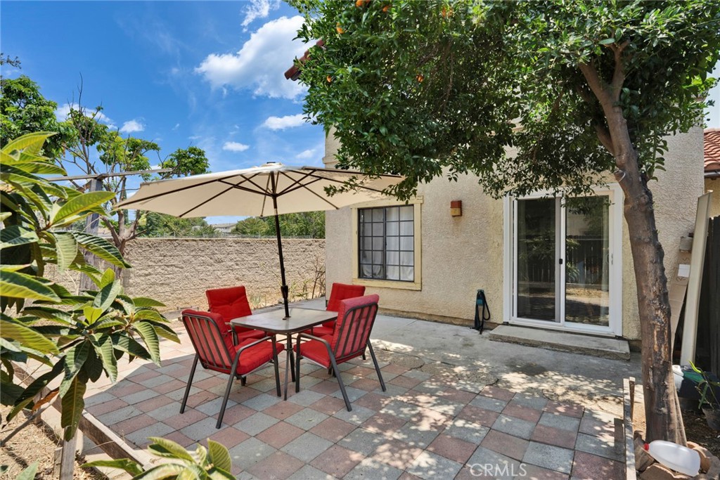 1029 S Reservoir Street Property Photo 1