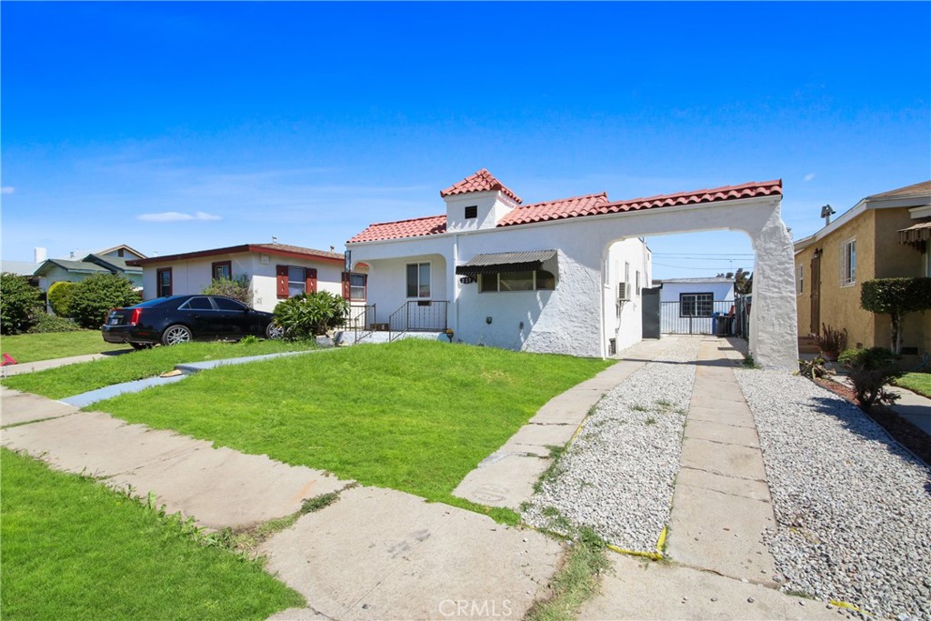 237 W 118th Place Property Photo 1
