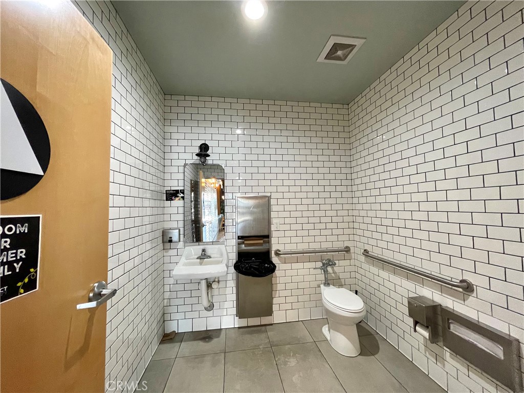 1029 N Magnolia Street C Property Photo 20