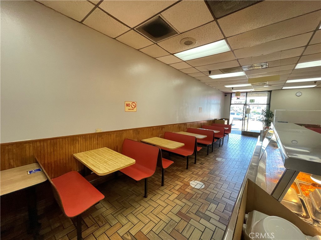 4032 S Western Avenue Property Photo 6
