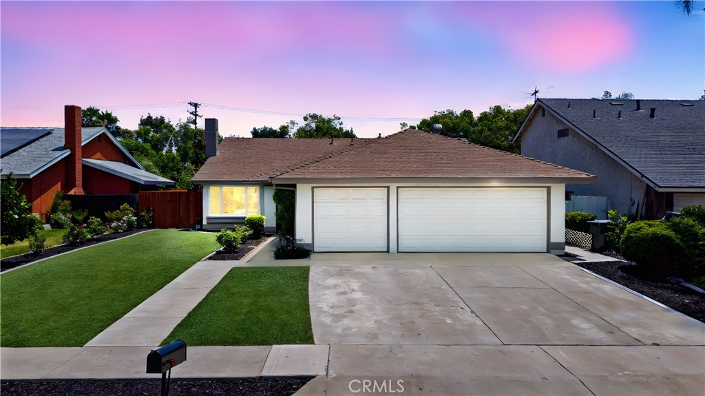 9185 Jadeite Avenue Property Photo